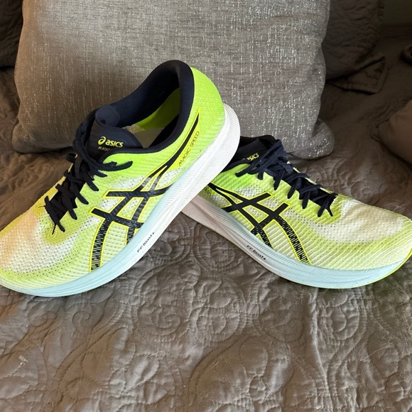 ASICS Magic Speed Running Shoes - Picture 2 of 6